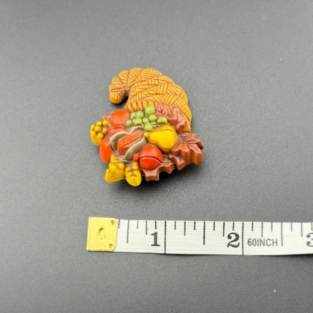 Vintage Hallmark Brooch Pin Thanksgiving‎ Cornucopia Harvest Fruit Fall Holiday
